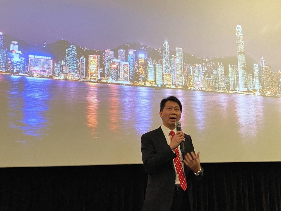 Mr Eddie Cheung updated guests on Hong Kong’s initiatives to develop into an East-meets-West centre for international cultural exchange during an evening dedicated to Hong Kong cinema in Venice on 21 October.